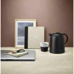 Eva Solo - Thimble Vacuüm Thermoskan - 1 Liter - Zwart - Eva Solo -Keukendrank Winkel 3328798 45402638