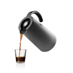 Eva Solo - Vacuüm Thermoskan, 1 L, Zwart - Eva Solo Rise -Keukendrank Winkel 3690721 51919afc
